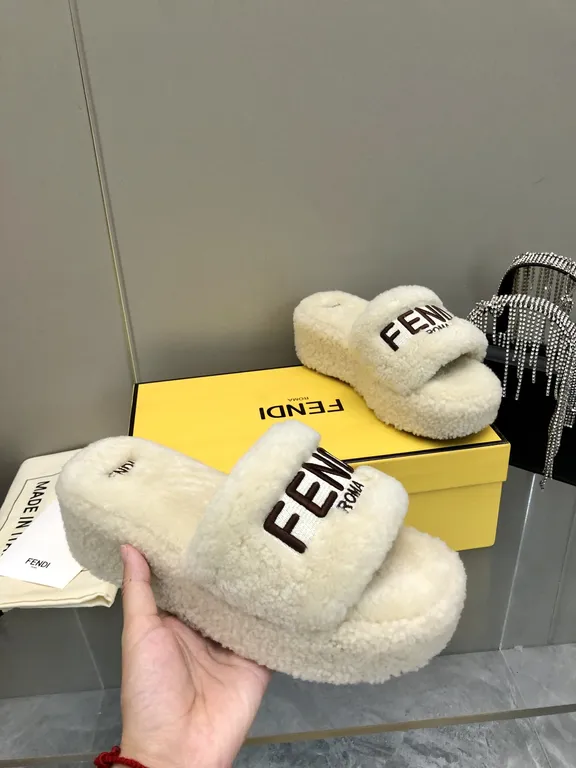 Fendi Shoe 